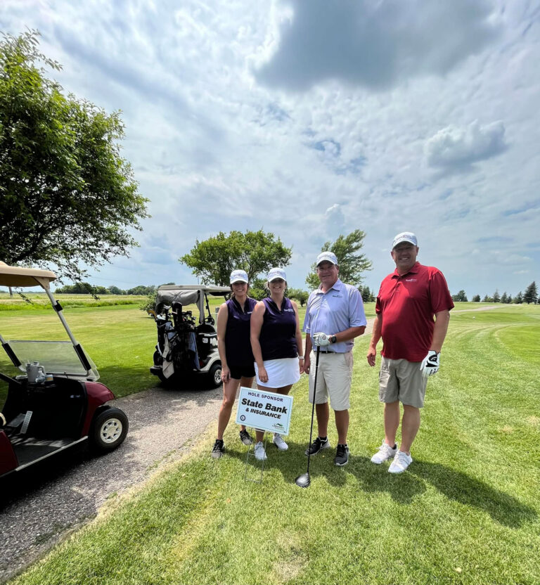 state-bank-at-the-chamber-golf-outing